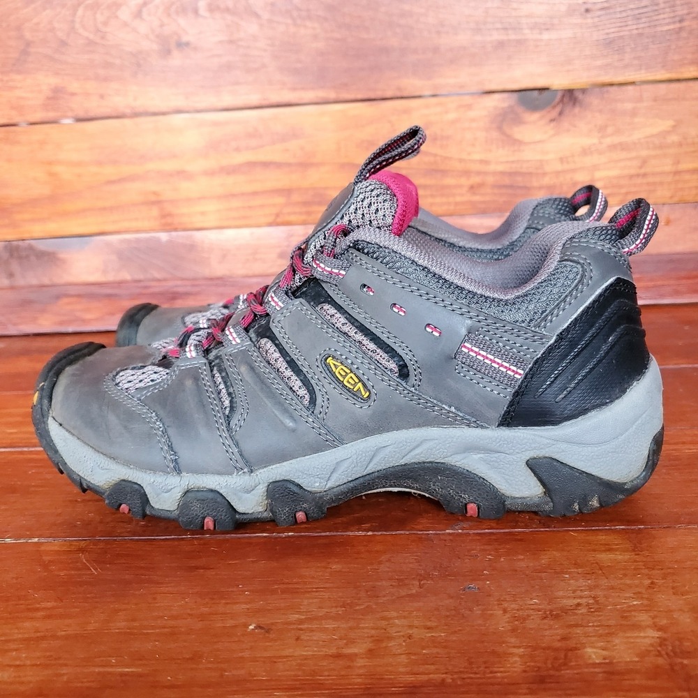 Keen Koven Hiking Shoes Women 7 Gray Pink Leather Outdoors Gorpcore